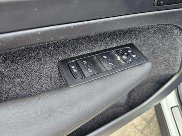Volvo XC40 Berline Recharge Single Motor — photo 27