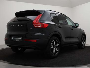 Volvo XC40 B4 — photo 3