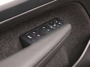 Volvo XC40 B4 — photo 10
