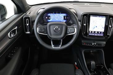 Volvo EC40 Coupé SUV Single Motor Extended Range — photo 2