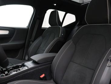Volvo XC40 B4 — photo 12