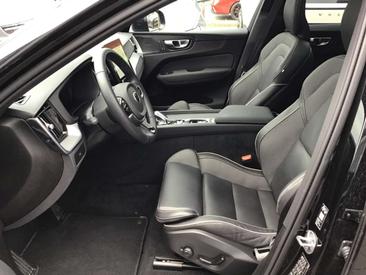 Volvo XC60 B5 — photo 14