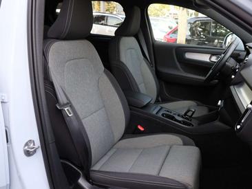 Volvo XC40 B3 — photo 6