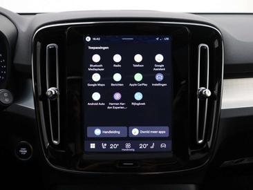 Volvo XC40 B4 — photo 18