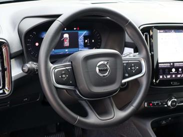 Volvo XC40 B3 — photo 9