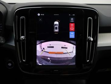Volvo XC40 B4 — photo 22