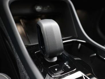 Volvo XC40 B4 — photo 25