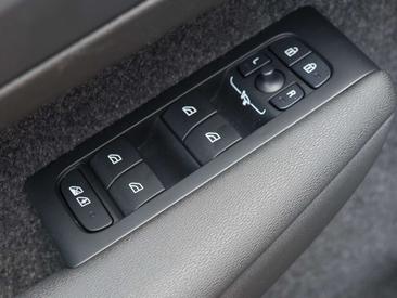 Volvo XC40 B3 — photo 14