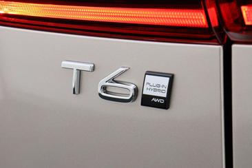 Volvo XC60 T6 Recharge AWD — photo 32