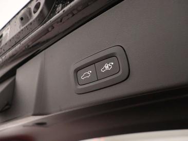 Volvo XC40 B4 — photo 36