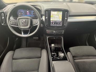 Volvo XC40 B3 Plus — photo 10