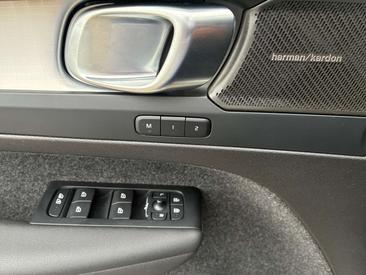 Volvo XC40 B3 Plus — photo 18