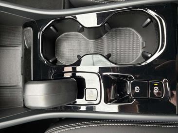 Volvo XC40 B3 Plus — photo 25