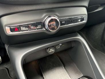 Volvo XC40 B3 Plus — photo 26