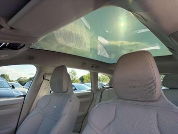 Volvo XC60 — photo 18