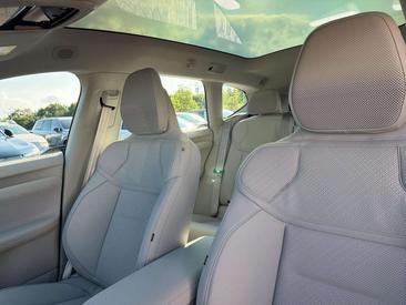 Volvo XC60 — photo 21