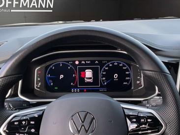 Volkswagen T-Roc Crossover 2.0 TDI DSG 4Motion — photo 12