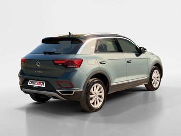 Volkswagen T-Roc 1.5 ETSI 150 — photo 8
