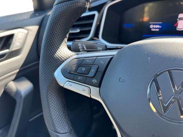 Volkswagen T-Roc 1.5 ETSI 150 — photo 11
