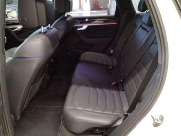 Volkswagen Touareg R EHybrid — photo 9