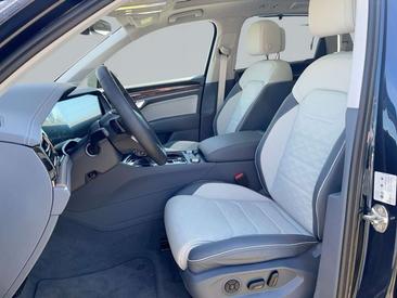 Volkswagen Touareg EHybrid — photo 9