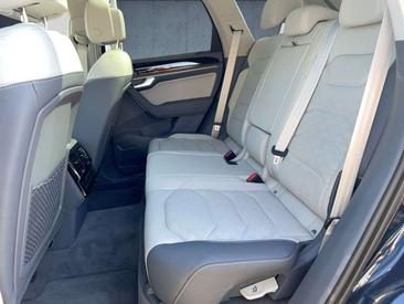 Volkswagen Touareg EHybrid — photo 12