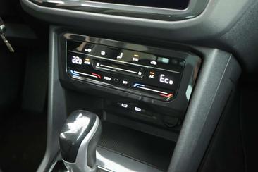 Volkswagen TIGUAN EHybrid — photo 30