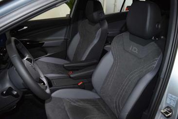 Volkswagen ID.4 Pro Performance — photo 10