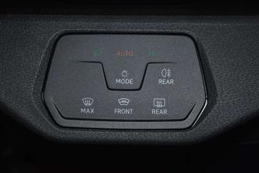 Volkswagen ID.4 Pro Performance — photo 16