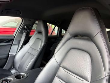 Porsche Panamera 4S — photo 10