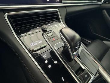 Porsche Panamera 4S — photo 15