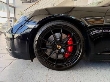 Porsche 718 Cayman GTS 4.0 — photo 8