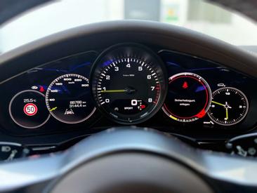 Porsche Panamera 4 E-Hybrid — photo 13
