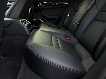 Porsche Panamera 4 E-Hybrid — photo 9