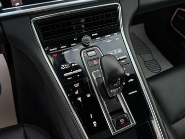 Porsche Panamera 4 E-Hybrid — photo 10