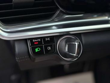 Porsche Panamera 4 E-Hybrid — photo 17