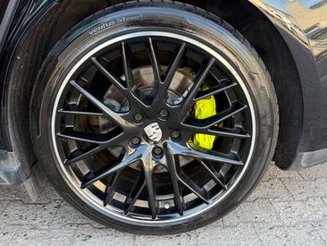 Porsche Panamera 4 E-Hybrid — photo 26