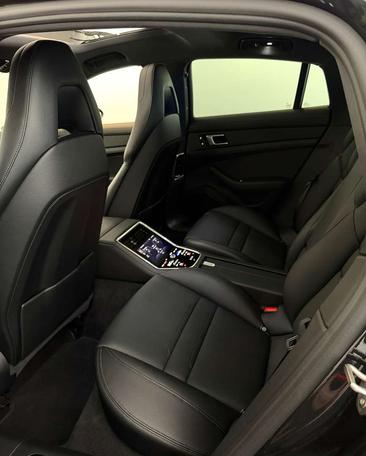 Porsche Panamera 4 E-Hybrid — photo 10