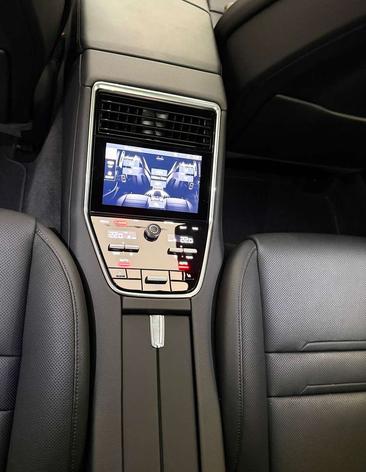 Porsche Panamera 4 E-Hybrid — photo 11