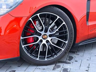Porsche Panamera GTS — photo 12