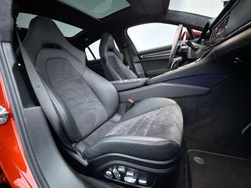 Porsche Panamera GTS — photo 14