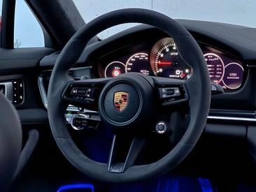 Porsche Panamera GTS — photo 16
