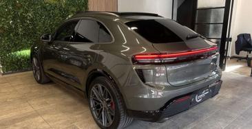 Porsche Macan I GTS Electric — photo 10