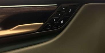 Porsche Macan I GTS Electric — photo 31