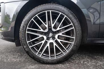 Porsche Macan — photo 9