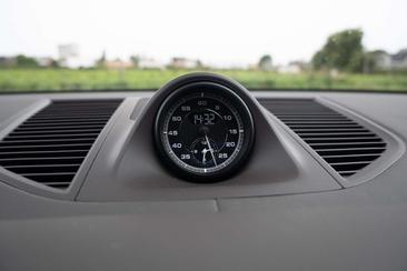 Porsche Macan — photo 22