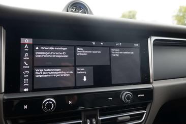 Porsche Macan — photo 24