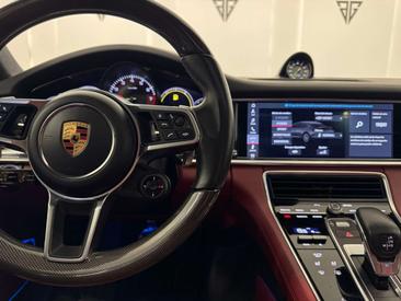 Porsche Panamera 4 E-Hybrid — photo 8
