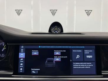 Porsche Panamera 4 E-Hybrid — photo 19