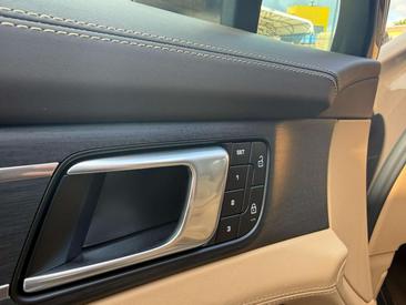 Porsche Panamera 4 E-Hybrid — photo 33